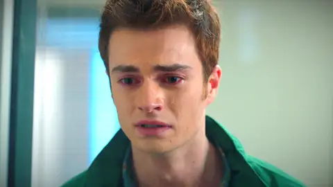 En el último capítulo de Hermanos: Aybike, en grave peligro mientras Bahar vuelve a tener un hogar gracias a los Atakul En el último capítulo de Hermanos: Aybike, en grave peligro mientras Bahar vuelve a tener un hogar gracias a los Atakul