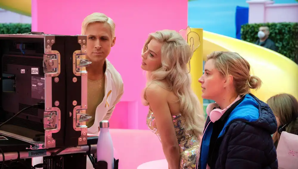 Ryan Gosling, Greta Gerwig y Margot Robbie en el rodaje de Barbie