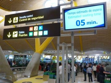 La C.Madrid advierte del incremento de menores inmigrantes que entran por Barajas e insiste en la falta de información
