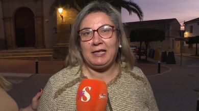 Loles, repudiada en las fiestas de su localidad por estar divorciada: 