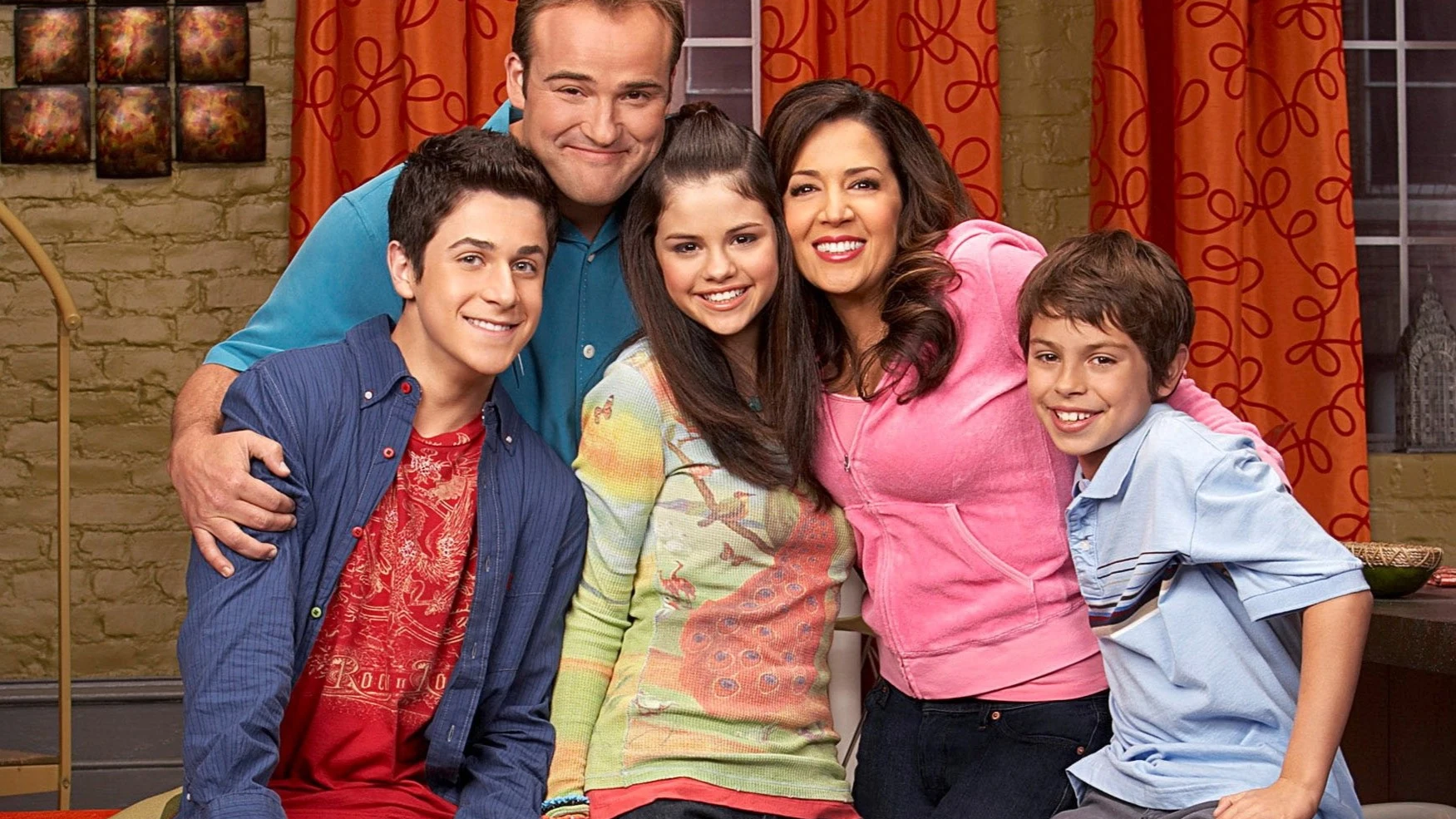El reparto principal de Los Magos de Waverly Place