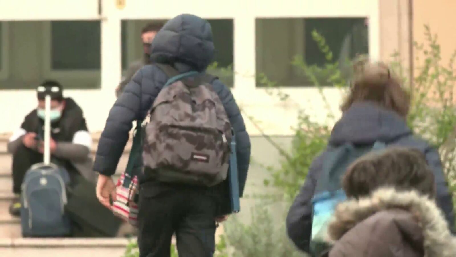Varios niños agreden sexualmente a su compañero de 11 años con una escoba en el colegio