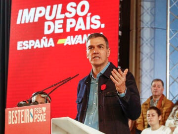 Pedro Sánchez en un acto en Lugo por las elecciones gallegas