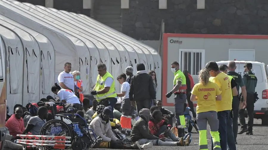 Llegan cerca de 600 personas en siete embarcaciones precarias a Canarias este domingo Llegan cerca de 600 personas en siete embarcaciones precarias a Canarias este domingo