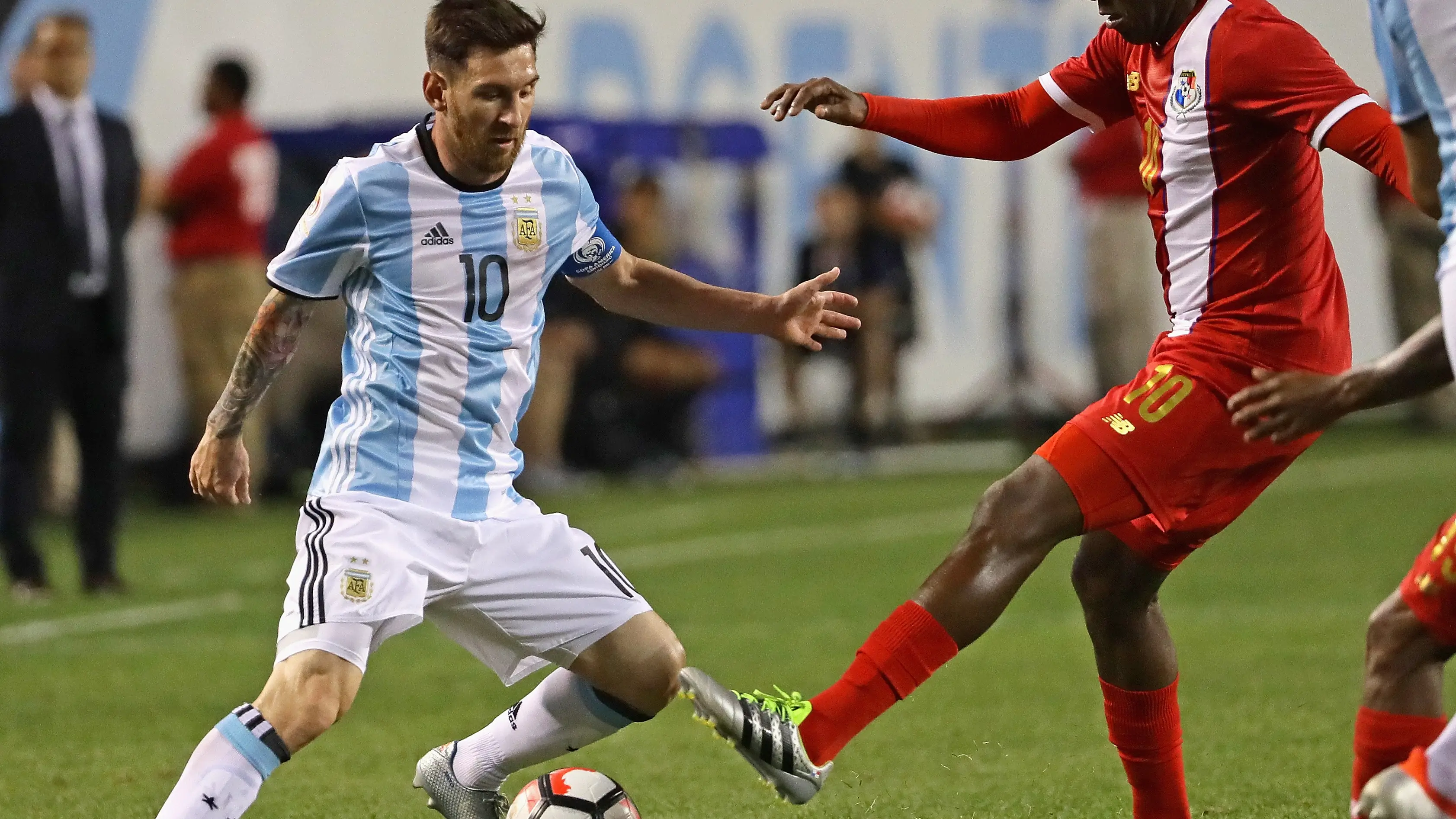 Lionel Messi y Luis 'Matador' Tejada en un partido de selecciones de la Copa América en 2016 Lionel Messi y Luis 'Matador' Tejada en un partido de selecciones de la Copa América en 2016