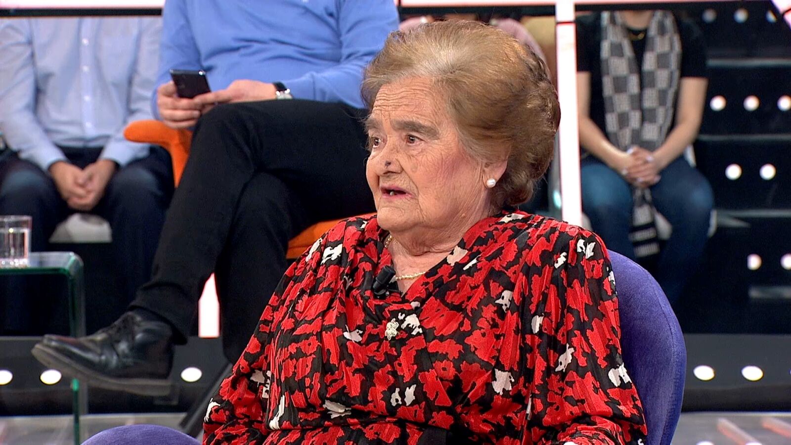 Milagros, sola y arruinada a sus 87 años: su cuidadora le ha robado 30.000 euros, los ahorros de toda una vida