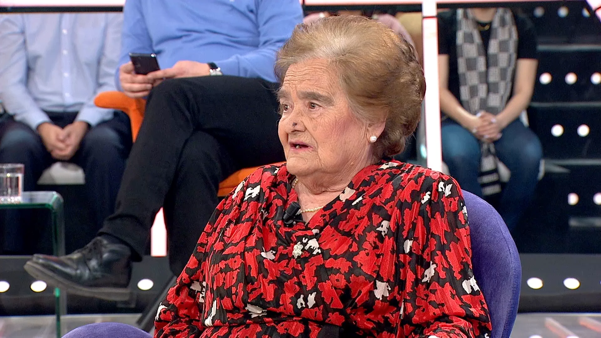 Milagros, sola y arruinada a sus 87 años: su cuidadora le ha robado 30.000 euros, los ahorros de toda una vida