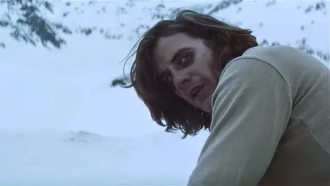 Nando Parrado en La sociedad de la nieve Nando Parrado en La sociedad de la nieve