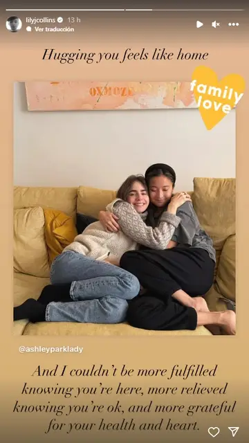 Lily Collins y Ashley Park Lily Collins y Ashley Park