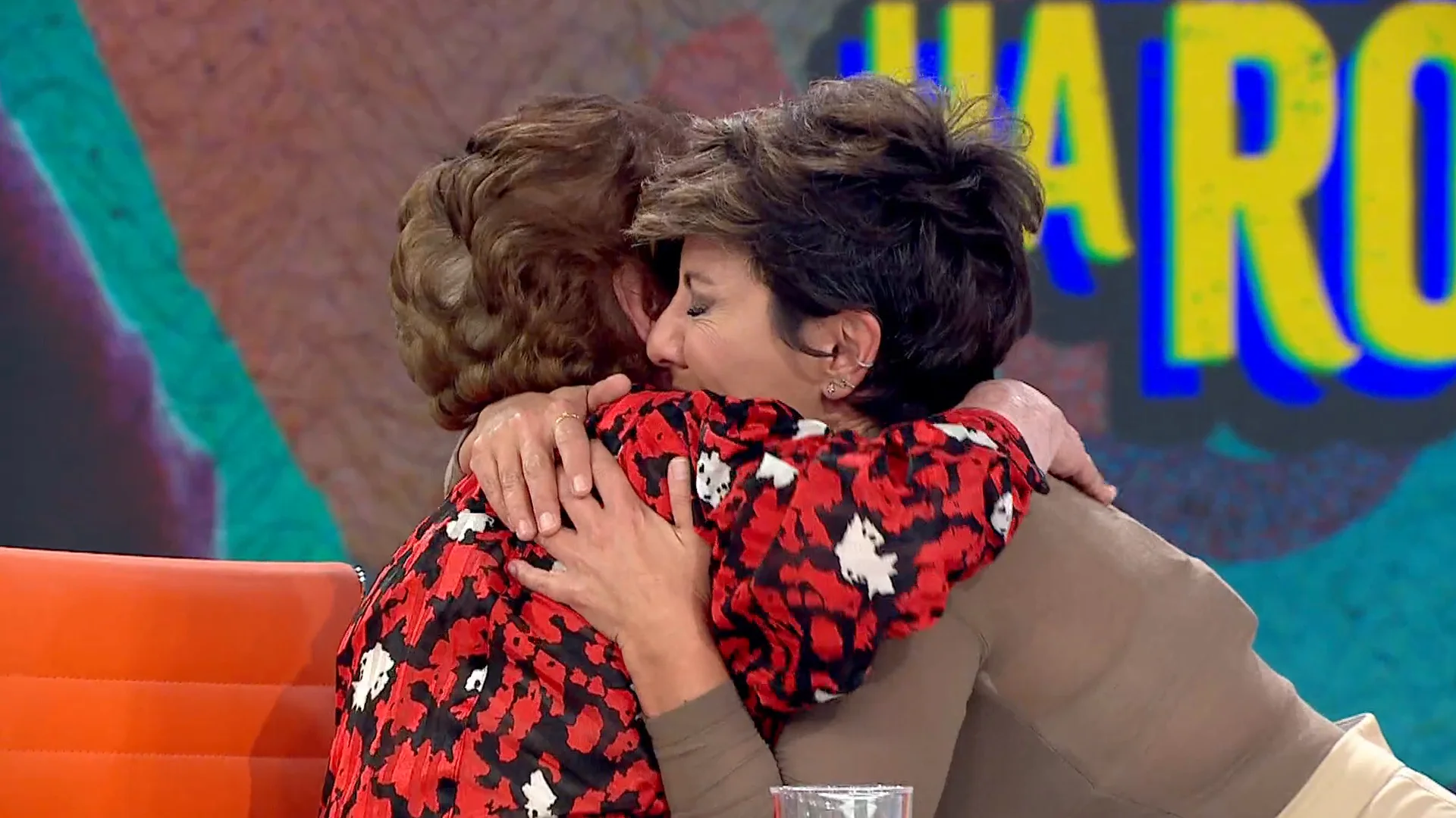 Sonsoles Ónega se emociona con la historia de Milagros, sin nada a los 87 años: “Es que no se lo merece” Sonsoles Ónega se emociona con la historia de Milagros, sin nada a los 87 años: “Es que no se lo merece”
