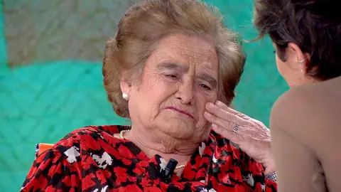 Milagros confió en su cuidadora, que la engañó y la ha dejado arruinada: "Creía que lo hacía de buena fe" Milagros confió en su cuidadora, que la engañó y la ha dejado arruinada: "Creía que lo hacía de buena fe"