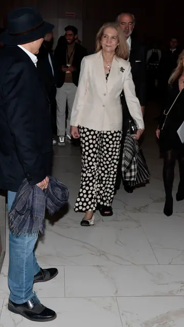 La infanta Elena aparece cojeando La infanta Elena aparece cojeando