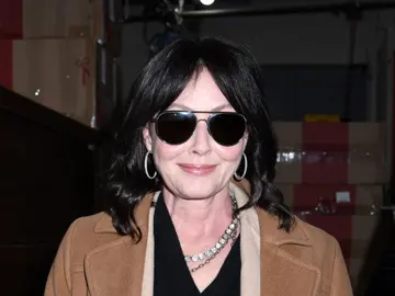 Shannen Doherty visita LIVE with Kelly and Mark en ABC Studios en New York en diciembre de 2023 Shannen Doherty visita LIVE with Kelly and Mark en ABC Studios en New York en diciembre de 2023