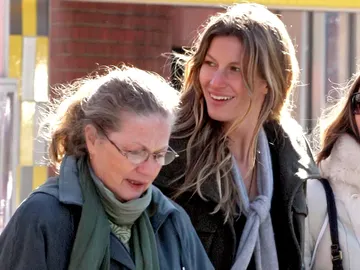 Gisele Bündchen y su madre, Vania Nonnenmacher Gisele Bündchen y su madre, Vania Nonnenmacher