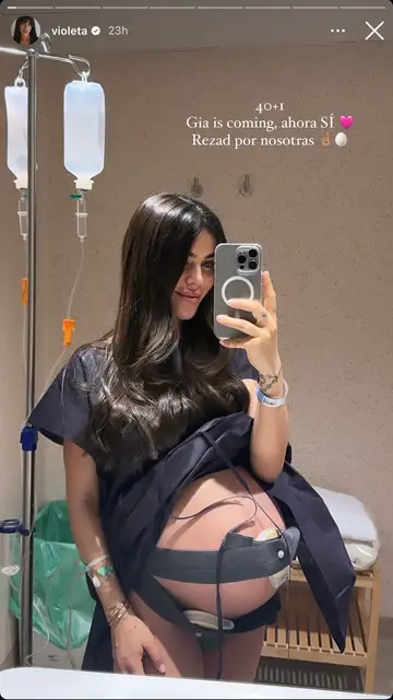 Violeta Mangriñán esperando a dar a luz a su segunda hija Violeta Mangriñán esperando a dar a luz a su segunda hija