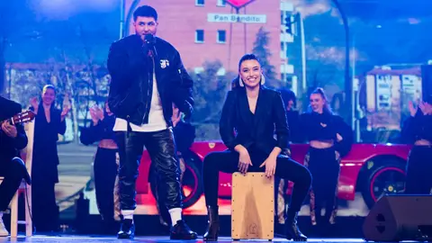 Marta Díaz enciende La llama del amor junto a Omar Montes Marta Díaz enciende La llama del amor junto a Omar Montes