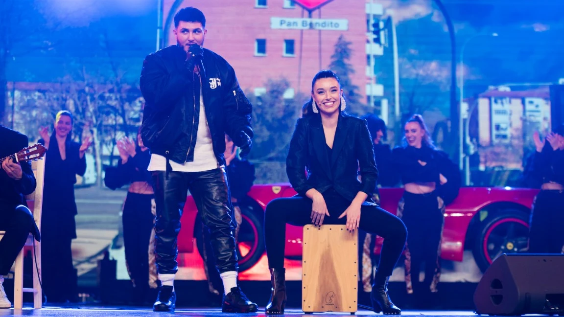 Marta Díaz enciende La llama del amor junto a Omar Montes 