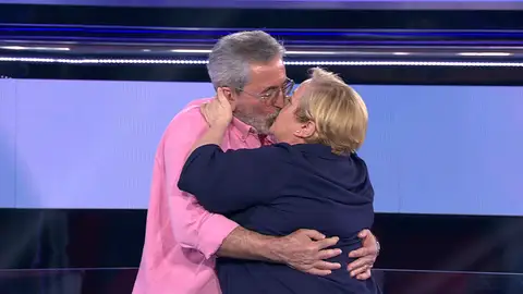 Carolina y Martín sobreviven al Titanic: ¡ganan 50.000 euros en Atrapa un millón! Carolina y Martín sobreviven al Titanic: ¡ganan 50.000 euros en Atrapa un millón!