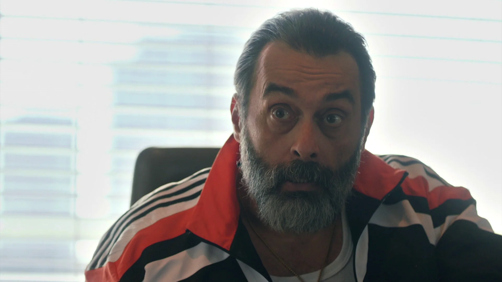 La extraña e inquietante visita de Kadir a Yekta La extraña e inquietante visita de Kadir a Yekta