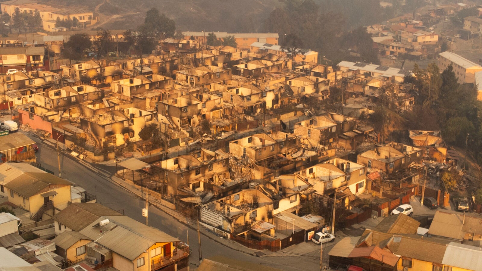 Ascienden a 112 los muertos en los incendios de Chile, los mayores de su historia reciente