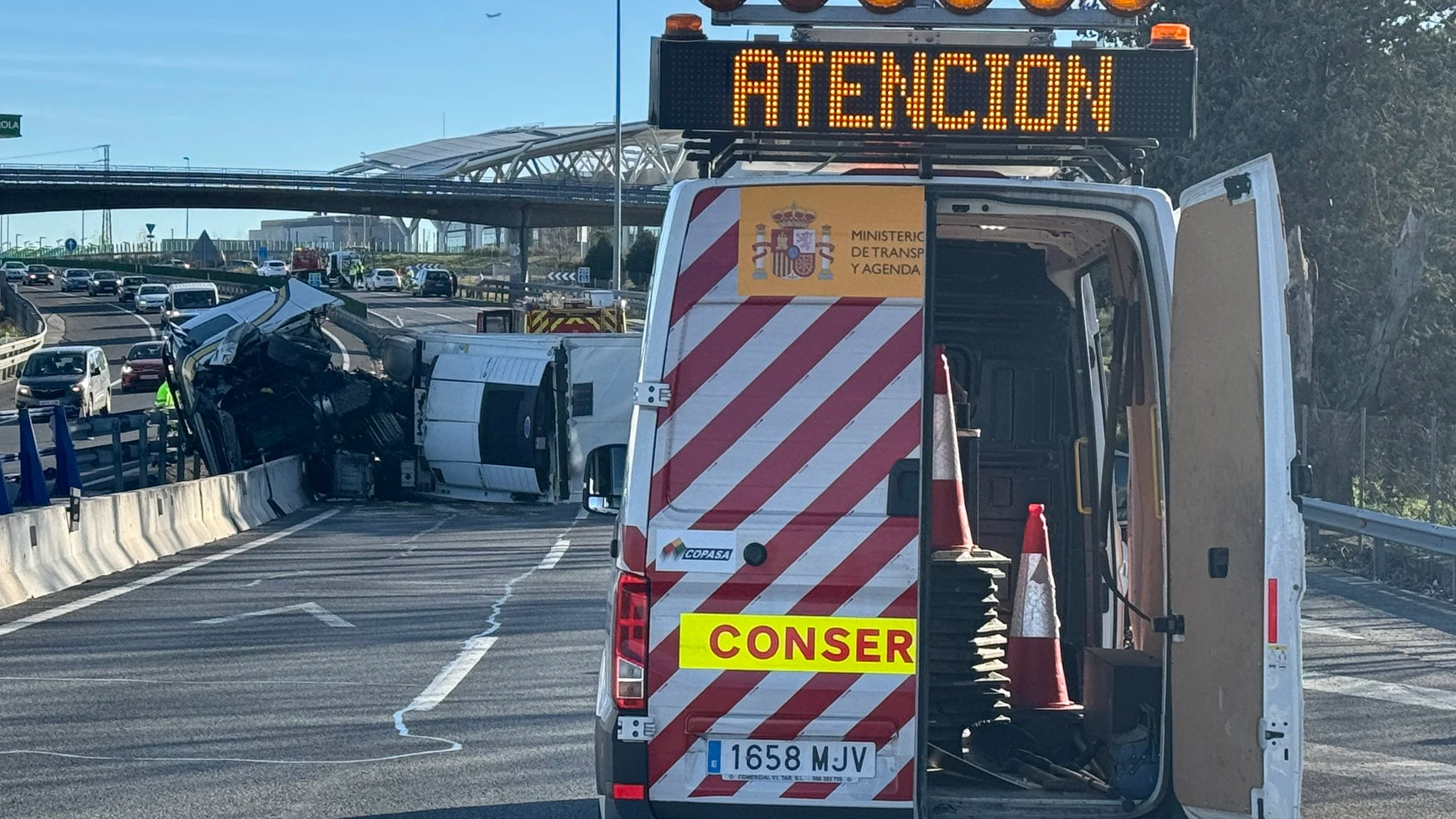 Imagen del choque entre el cami&oacute;n y el coche