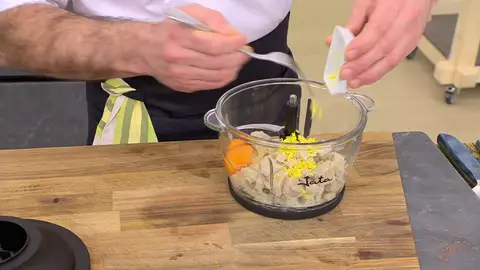 Trituramos y hacemos una pasta espesa Trituramos y hacemos una pasta espesa