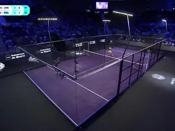 ¿El 'escorpión' de Higuita llega al pádel? El punto imposible de Tapia en la Hexagon Cup ¿El 'escorpión' de Higuita llega al pádel? El punto imposible de Tapia en la Hexagon Cup