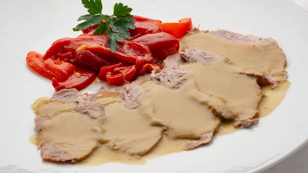 Argui&ntilde;ano: receta de cabezada de cerdo en salsa, una carne muy jugosa
