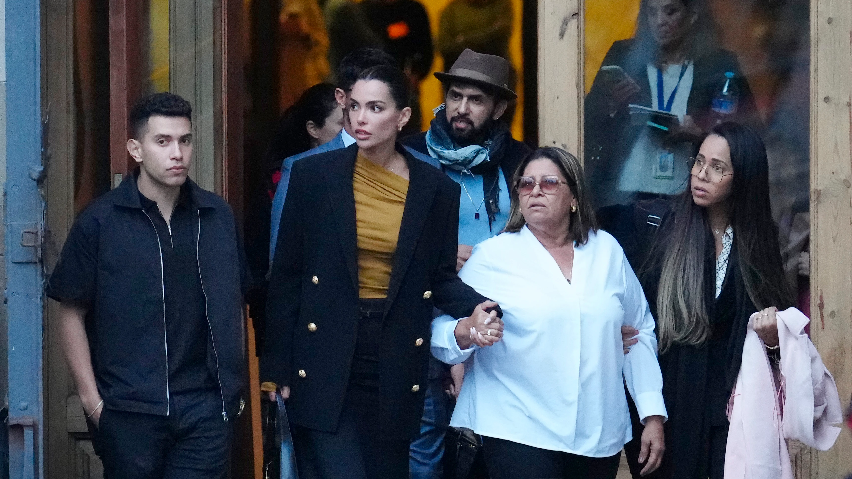 Joana Sanz, mujer de Dani Alves, y Dona Lucía, madre de este Joana Sanz, mujer de Dani Alves, y Dona Lucía, madre de este