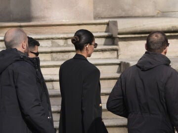 Joana Sanz llega escoltada al juzgado