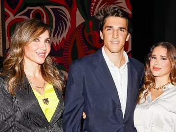 Paloma Lago, con su hijo Javier y su futura nuera, Eugenia Gil Paloma Lago, con su hijo Javier y su futura nuera, Eugenia Gil