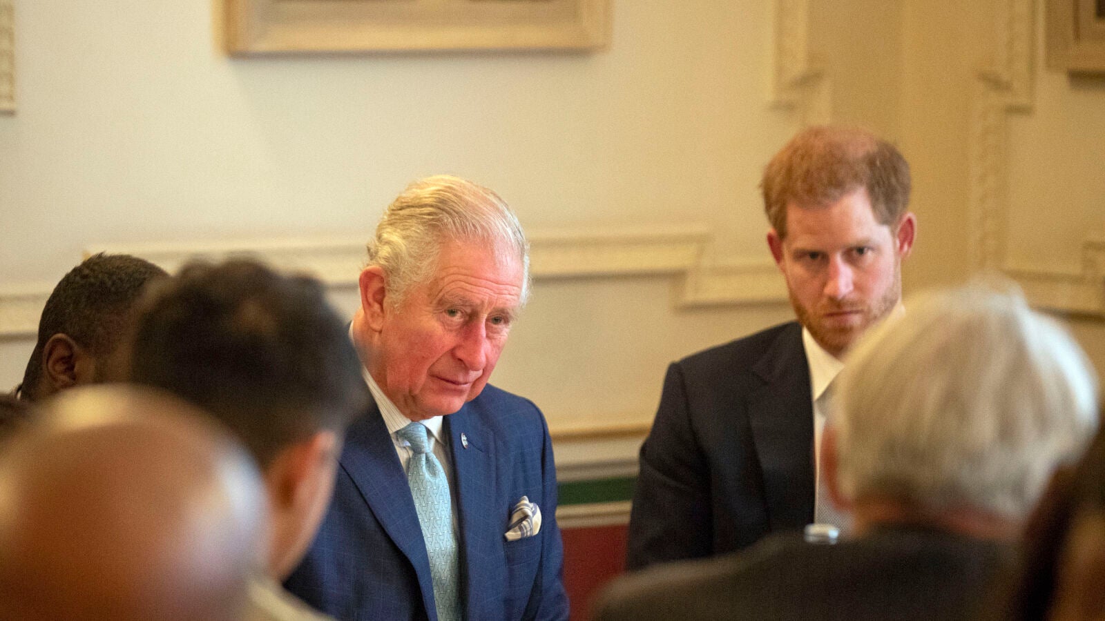 El motivo por el que el príncipe Harry estuvo tan solo 45 minutos con su padre tras conocerse que el rey Carlos III tiene cáncer
