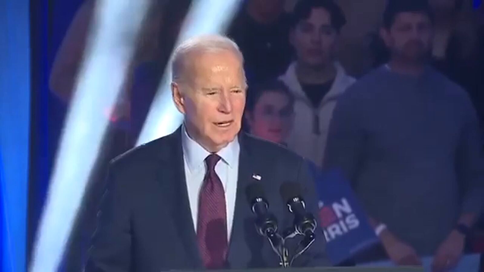 El último lapsus de Joe Biden: confunde a Macron con el fallecido Mitterrand