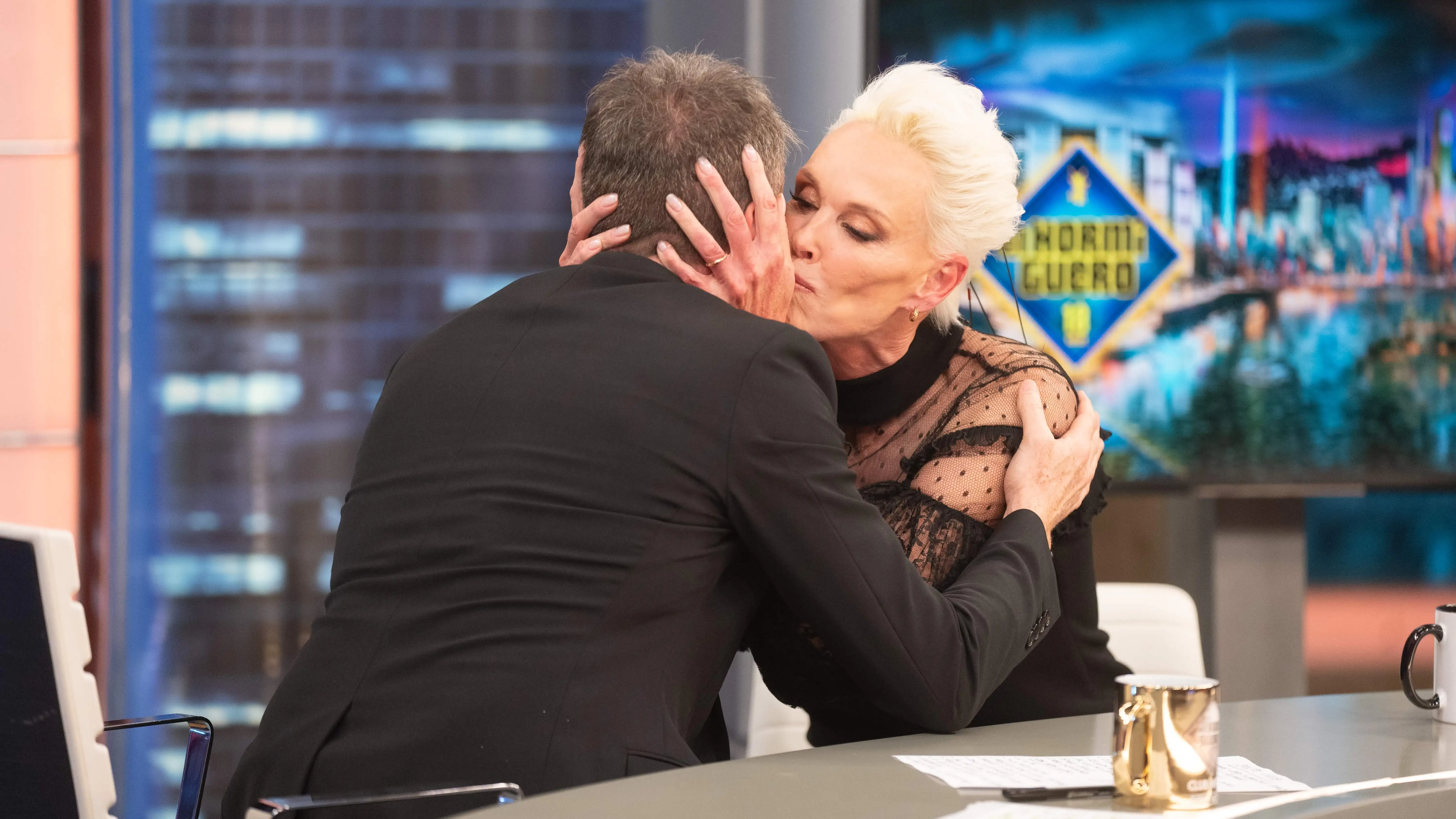 El piropo de Brigitte Nielsen a Pablo Motos: "Este hombre tiene un pedazo de brazo..." El piropo de Brigitte Nielsen a Pablo Motos: "Este hombre tiene un pedazo de brazo..."
