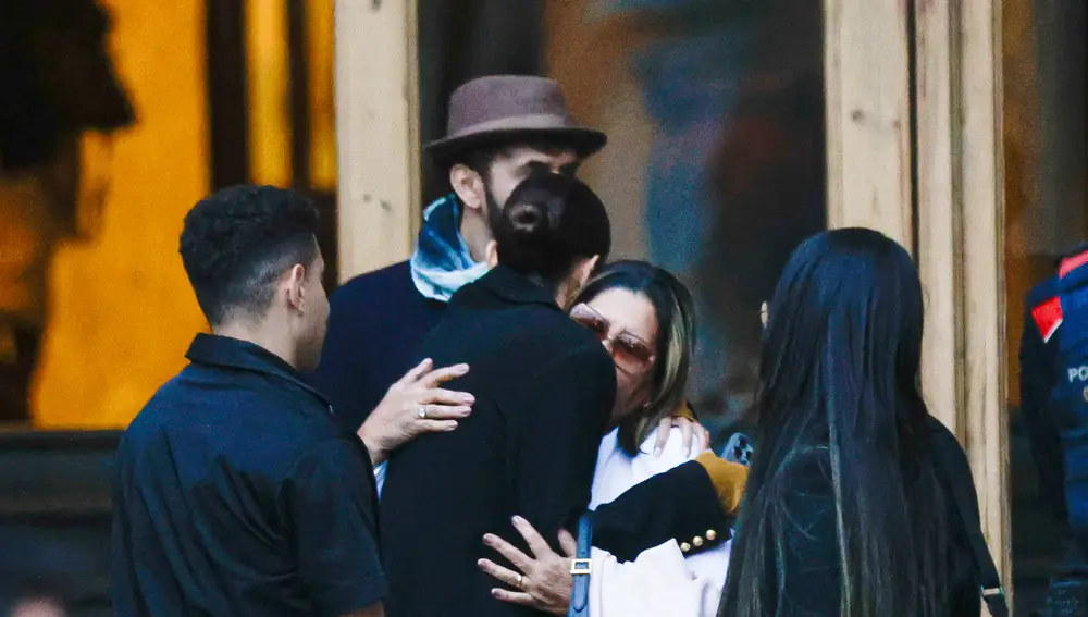 El abrazo de Joana Sanz con su suegra, Lucía Alves