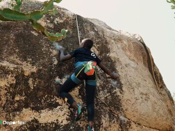 La escalada enseña en Tanzania a superar obstáculos vitales