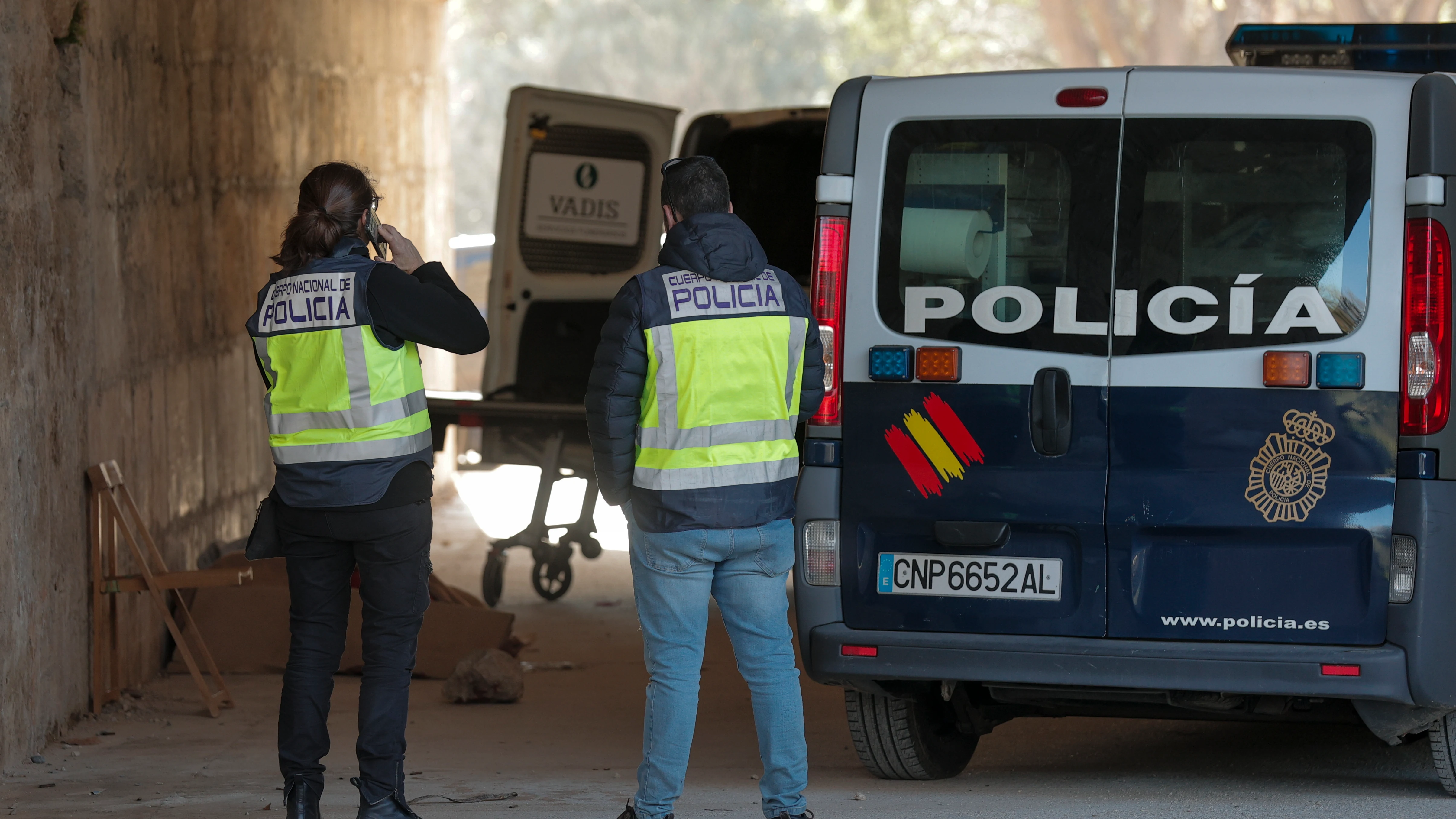 Agentes de Policía en el lugar de los asesinatos Agentes de Policía en el lugar de los asesinatos