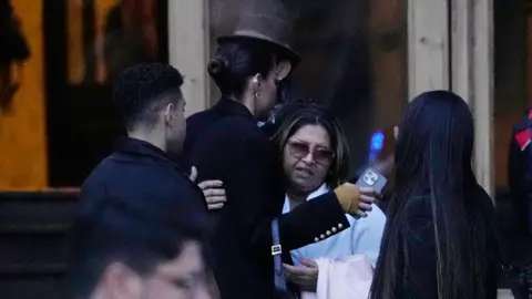 El abrazo de Joana Sanz y Lucía Alves El abrazo de Joana Sanz y Lucía Alves