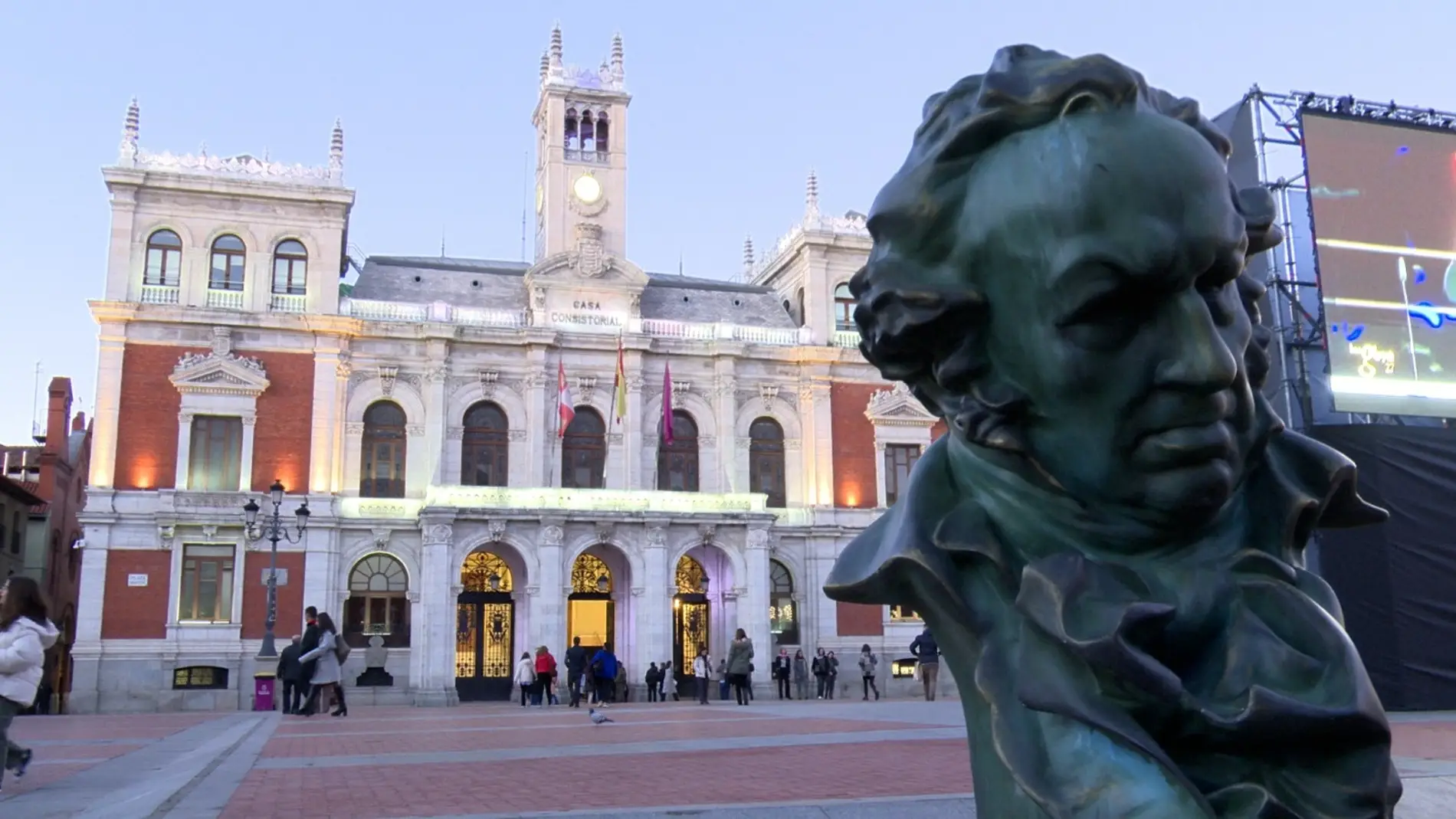 Una de las estatuas de Goya que se han instalado en la Plaza Mayor de Valladolid