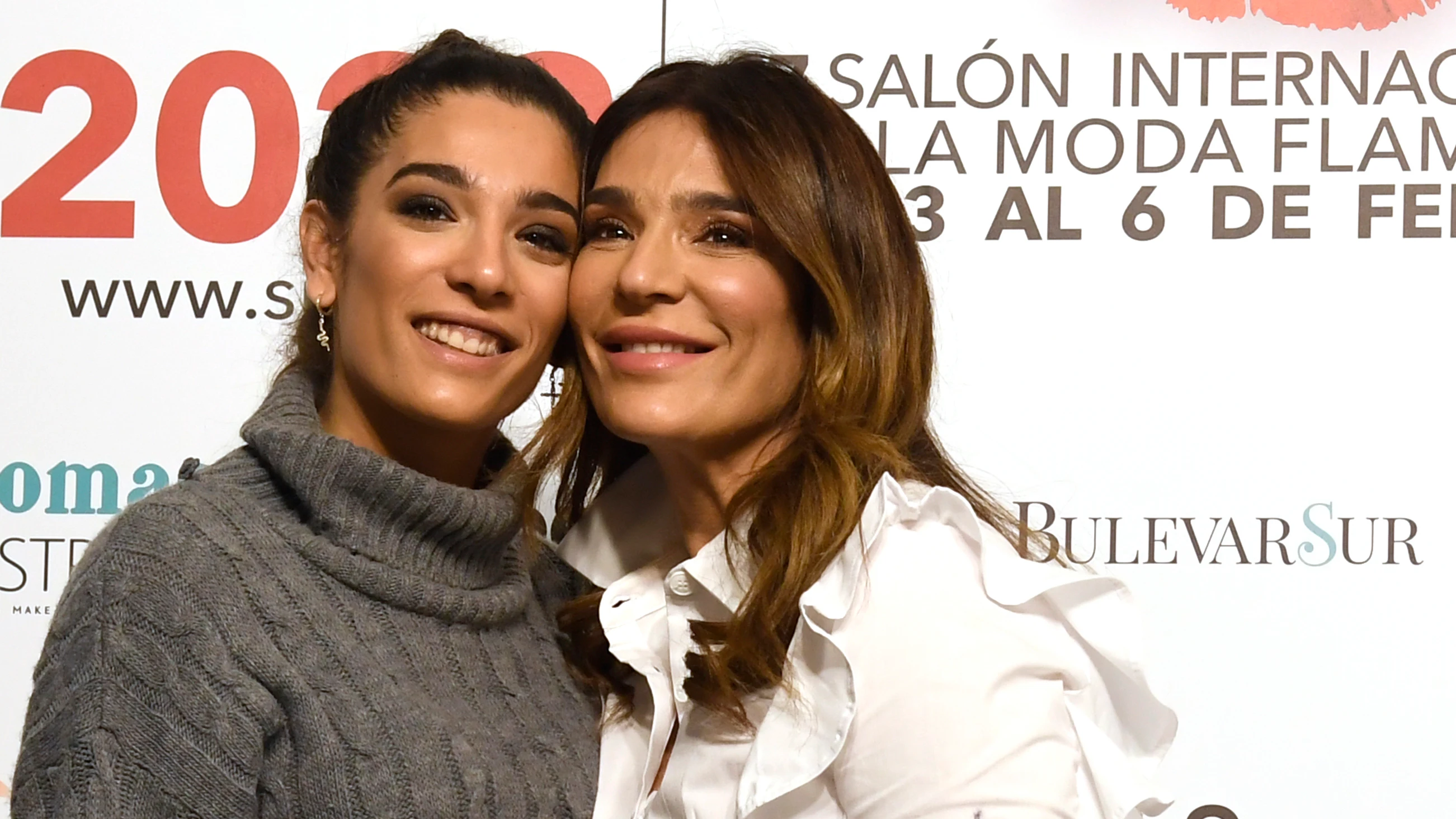 Raquel Bollo y su hija, Alma Cortés Raquel Bollo y su hija, Alma Cortés