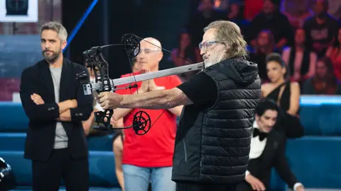 El fracaso de Pepe Navarro en el desafío de puntería El fracaso de Pepe Navarro en el desafío de puntería