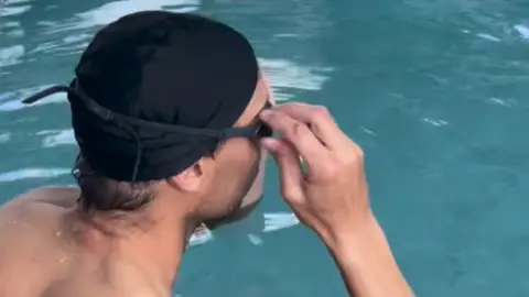 Rafa Nadal antes de bucear Rafa Nadal antes de bucear