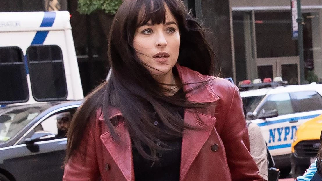 Dakota Johnson en el rodaje de Madame Web Dakota Johnson en el rodaje de Madame Web