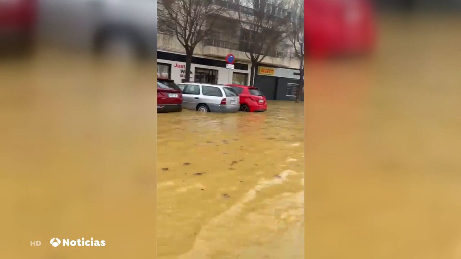 La borrasca Karlotta se ceba con Sevilla y sus intensas lluvias inundan la ciudad