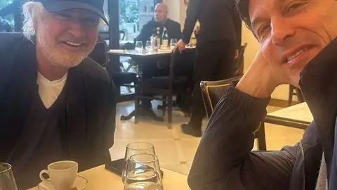 Toto Wolff y Flavio Briatore, en un café de Mónaco Toto Wolff y Flavio Briatore, en un café de Mónaco