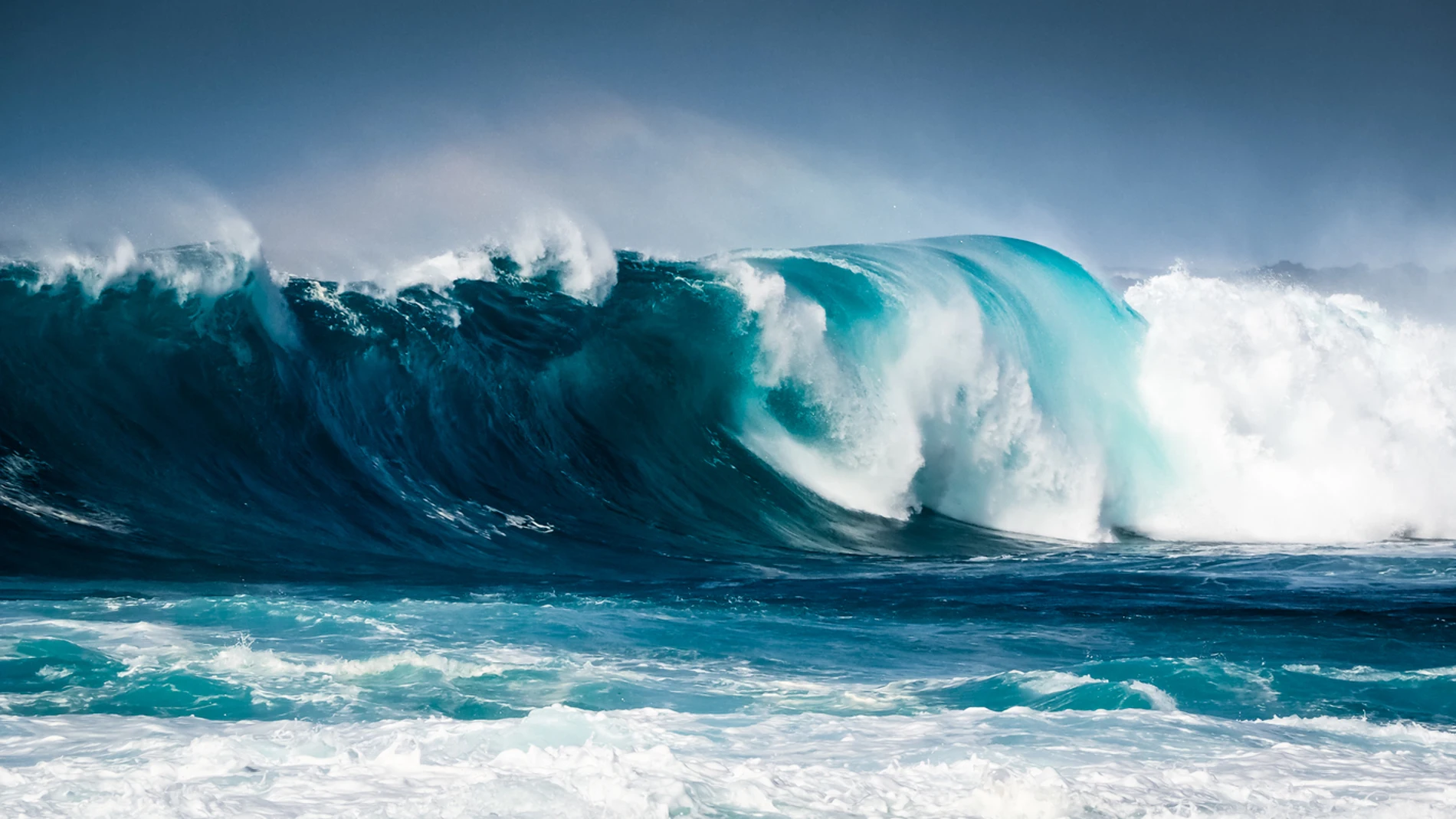 Una ola en el Océano Atlántico