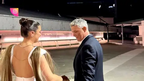 Alejandro Sanz sorprende a su hija Manuela en su primer desfile como diseñadora en México Alejandro Sanz sorprende a su hija Manuela en su primer desfile como diseñadora en México