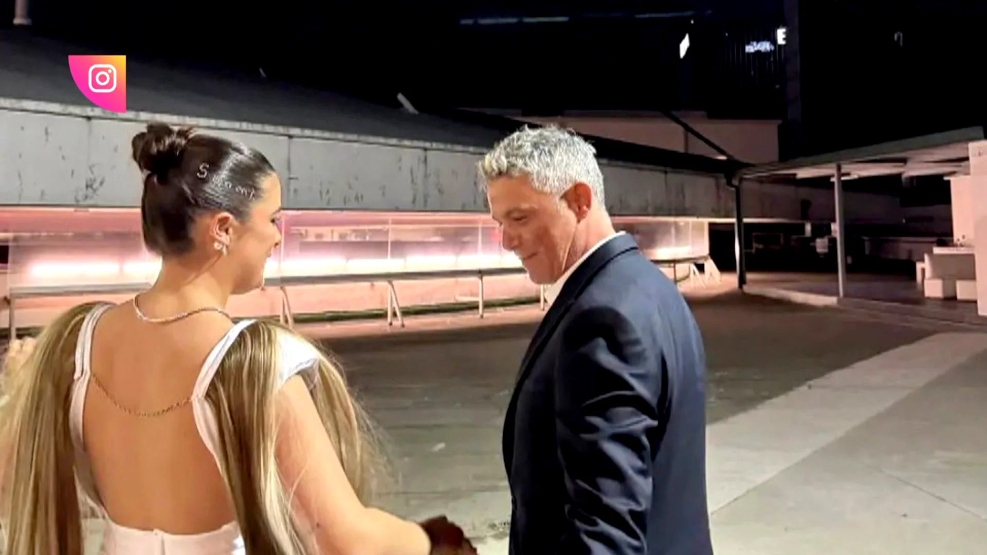Alejandro Sanz sorprende a su hija Manuela en su primer desfile como dise&ntilde;adora en M&eacute;xico