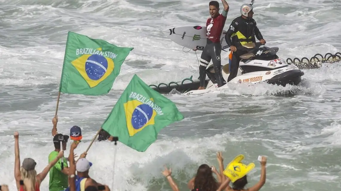Filipe Toledo, en una imagen de archivo en la WSL en 2015 Filipe Toledo, en una imagen de archivo en la WSL en 2015