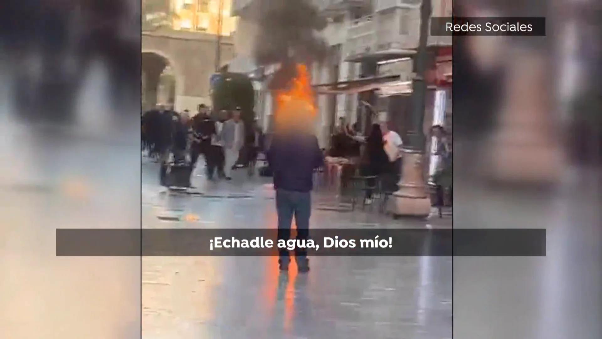 Un hombre se quema a lo bonzo en Cartagena Un hombre se quema a lo bonzo en Cartagena